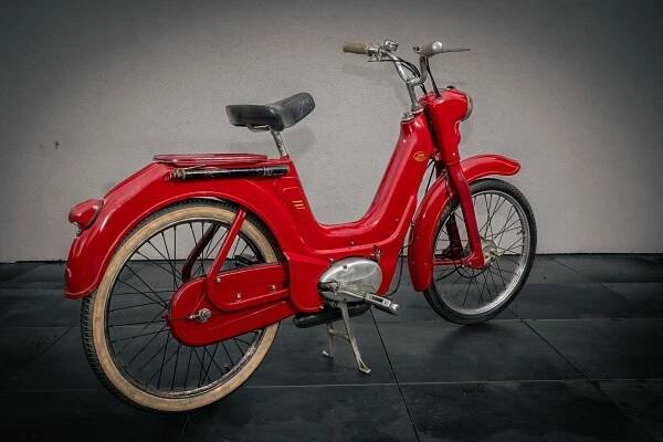 Až na jednu se nabízejí bez rezervy. Draží se Favorit MTX, Jawa 500 OHC i Citroën DS