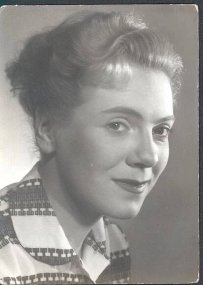 31A1512 Vlasta Chramostová