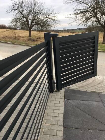 Hliníkové okenicové ploty NOVA - Hradec Králové 2017 | Novavisio.cz