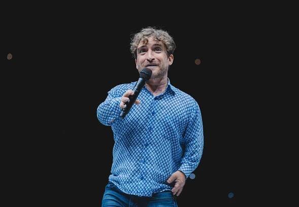 Nic Novicki didn't let being a little person limit his comedy career - Los Angeles Times