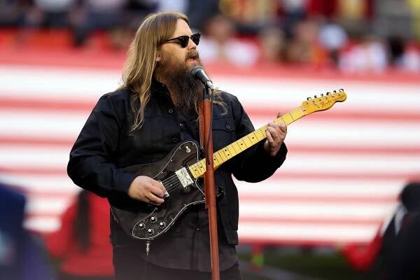 Chris Stapleton zaspieval hymnu na Super Bowle 2023