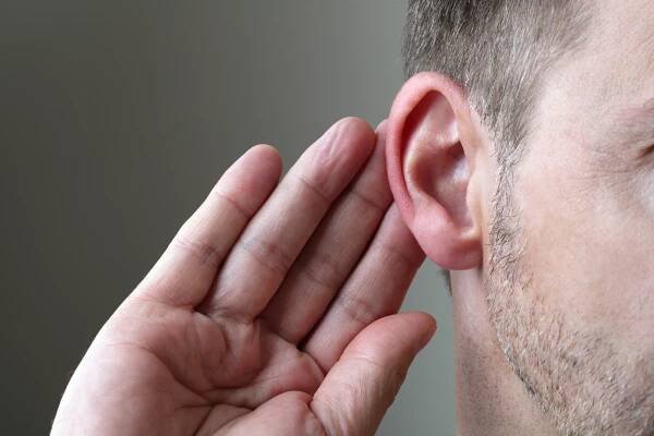 Neurinom akustiku: příčiny, příznaky, diagnostika a léčba