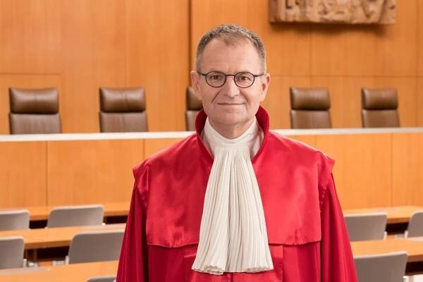 Portrait von Dr. Peter Frank (Quelle: © Bundesverfassungsgericht │ lorenz.fotodesign, Karlsruhe)