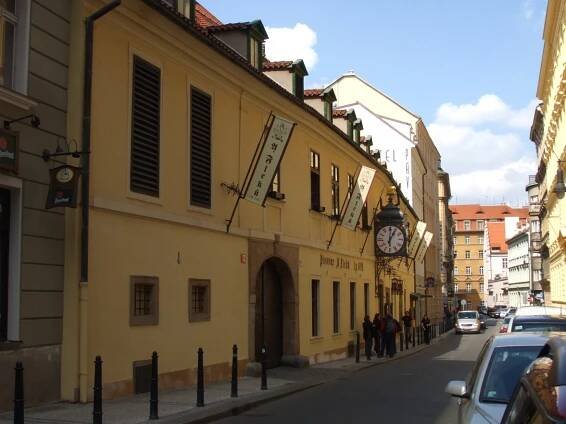Praha fotoalbum minipivovaru U Fleků – Pivovary.Info