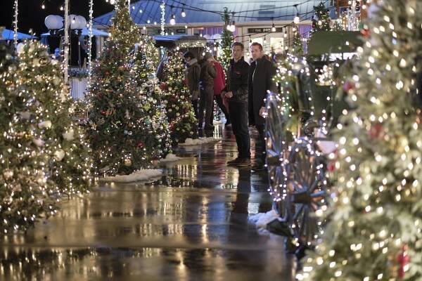 Jason Cermak, Niall Matter - Christmas at Dollywood - Z filmu
