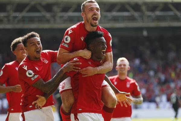 Nový rekord britského fotbalu. Nottingham Forest přivedl během jednoho přestupového období 21 hráčů