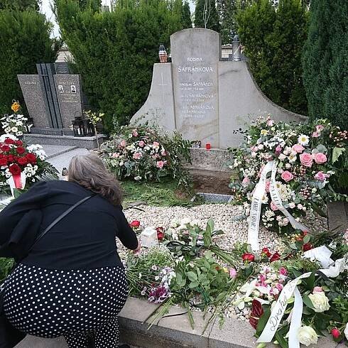 Zde byla uložena k věčnému odpočinku Libuše Šafránková.