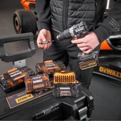 Dewalt DCD85MNT aku příklepová vrtačka edice McLaren 18V bez aku