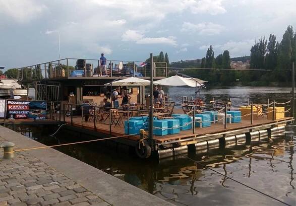 Kayak Beach Bar