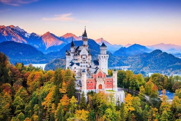 Vánoční Neuschwanstein a advent v Regensburgu /UNESCO/