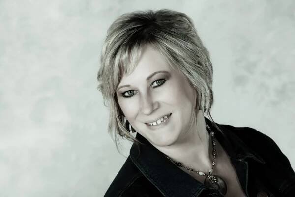 Laura Taylor – Artist