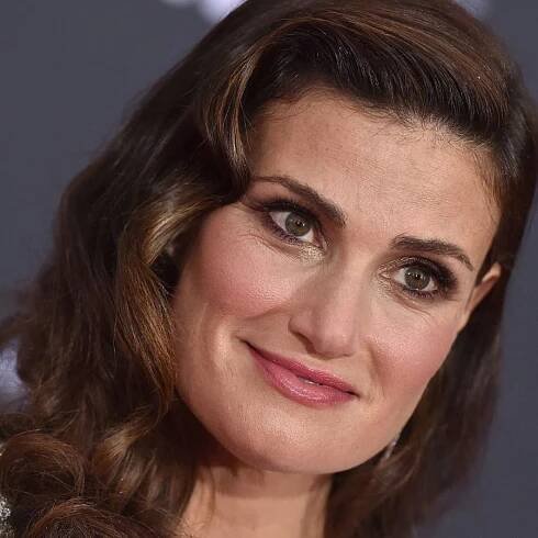 Frozen star Idina Menzel's patio taps into a luxe 2024 trend with one unexpected furnishing – it's cozy...