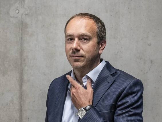 Miliardářský peloton šlape na paty Kellnerové. Do hry vstupuje i Petr Kellner mladší, říká Josef Sklenář z KPMG