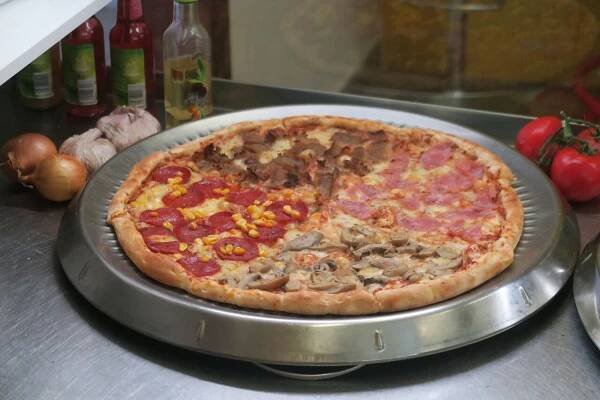 Pizza & Gyros Del bonny Penny market - Borovany | Italian cuisine near me