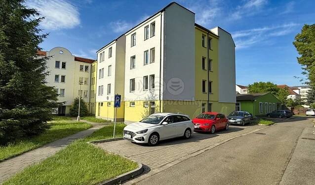 Prodej bytu 2+1, 62 m2, Strakonice, ul. Palackého náměstí | Reality.iDNES.cz 