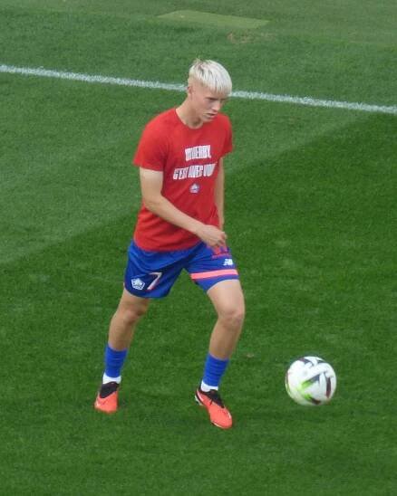 Soubor:RC Lens - Lille OSC (08-10-2023) 17.jpg – Wikipedie