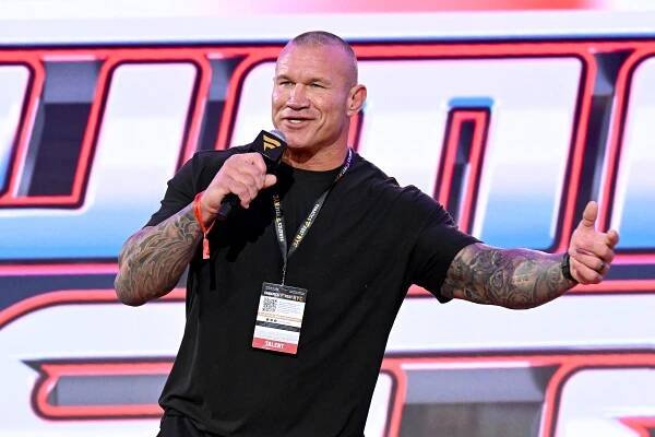 Randy Orton speaking at Fanatics Fest NYC.