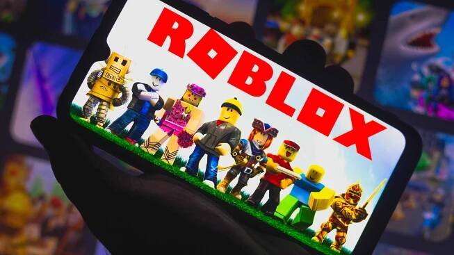 Shares of Roblox pop 11% after company's third-quarter results beat estimates