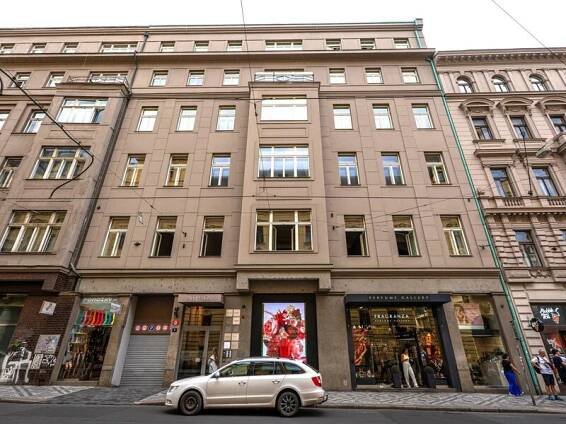 Prodej  bytu 2+kk s garážovým stáním – v Top centru města , Praha 1