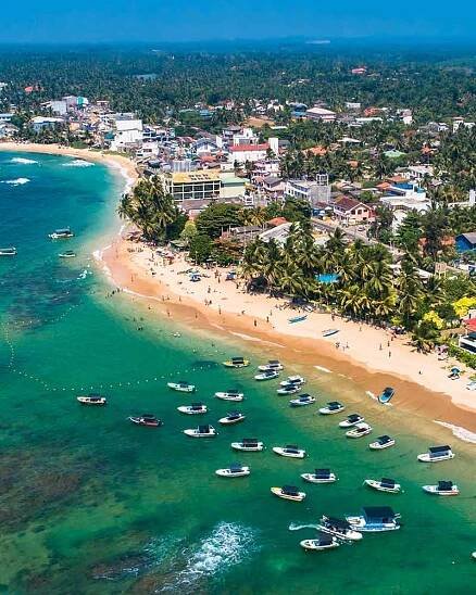 Hikkaduwa Beach - Love Sri Lanka