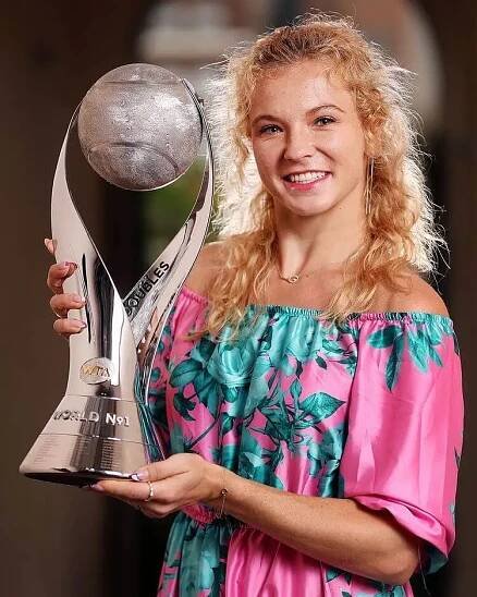 Katerina Siniakova for the second time in a row and third overall finishes the season as the world number one in doubles!