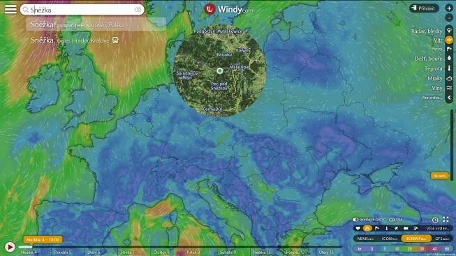 Sněžka, tak jako spousta jiných míst, není jediná, vybírám tedy podle mapy tu správnou. Foto: Windy.com, Printscreen