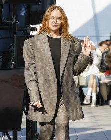 The fashion designer is used to setting the trends, but it seems she took inspiration from rapper Hammer at Paris this week. Maybe we should call the 52-year-old Stella M.C-Cartney from now on - 3/5