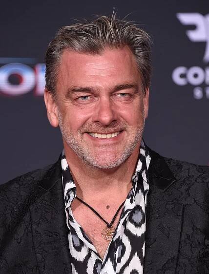 Zemřel slavný irský herec Ray Stevenson. Bylo mu 58 let