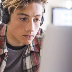 Teens Dissatisfied with Virtual School