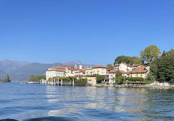 Borromeo Islands Tour leaving from Laveno or Intra - Navigazione Laghi