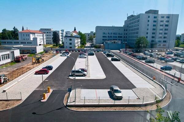 Nemocnice České Budějovice – zaměstnanecké parkoviště, komunikace