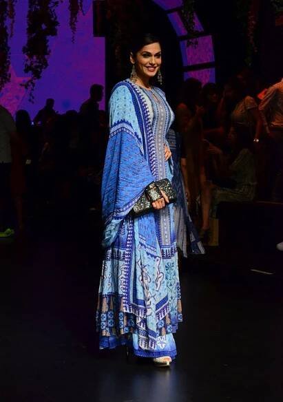 Fashion Show Pics Of Isha Koppikar
