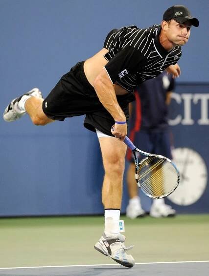 Roddick rozdrtil Santora, Djokovič uspěl i přes zranění