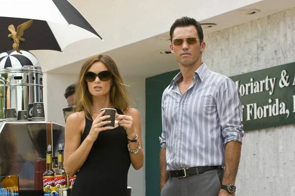 Status: Nežádoucí - Špatná krev - Z filmu - Gabrielle Anwar, Jeffrey Donovan