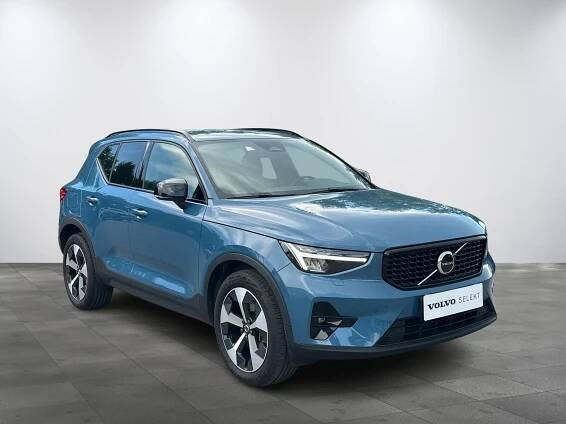 Volvo XC40, B3 Plus Dark, záruka, H/K