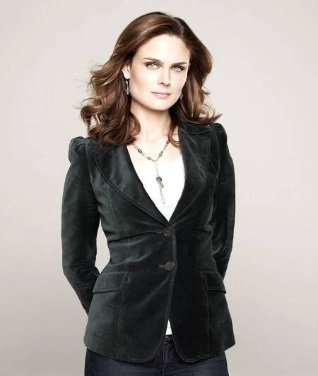 1400175777_emily deschanel zoom