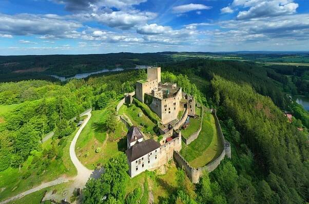 Hrad Landštejn Slavonice - unikátní hrad z doby románské