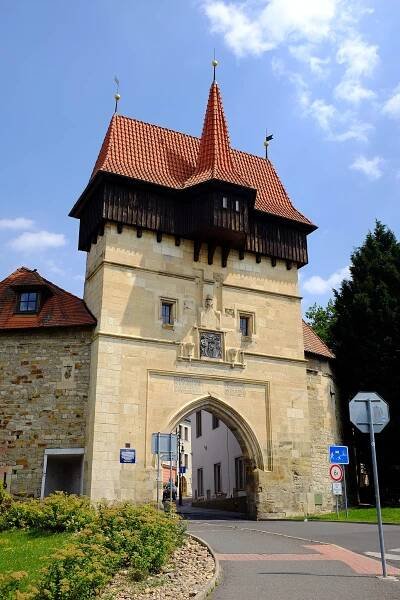 Soubor:Louny městské opevnění Žatecká brána (1).jpg – Wikipedie