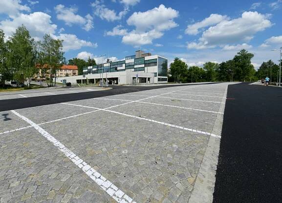 Parkoviště u Krajské knihovny v Havlíčkově Brodě - Chládek a Tintěra Havlíčkův Brod, a.s.