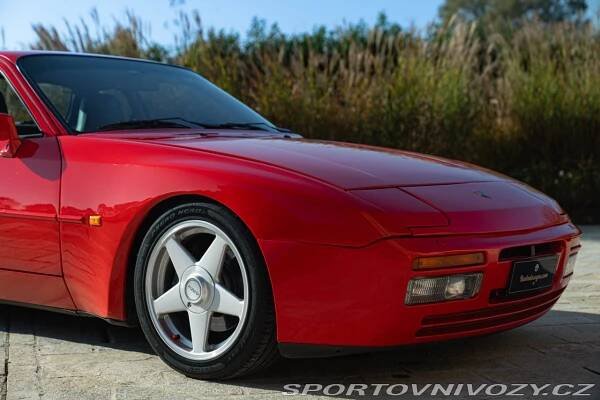 Porsche 944 Turbo S Spec