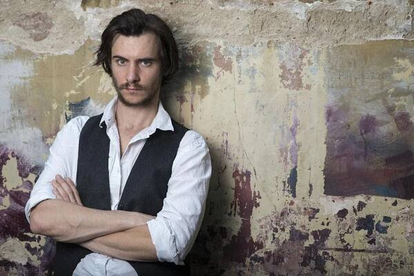25 Facts About Harry Lloyd