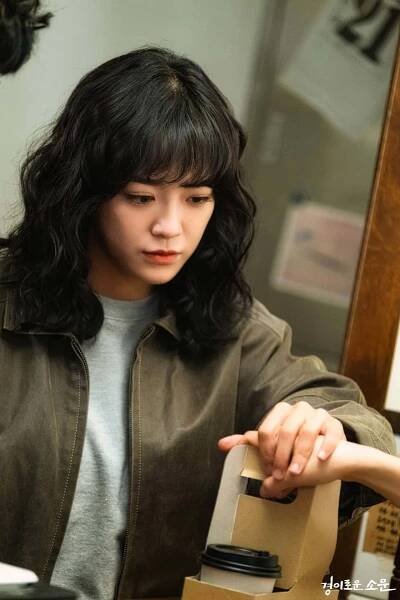 Do Ha-na from the South Korean series, Uncanny Counter Wallpaper