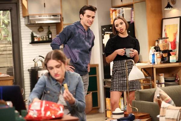 Call Your Mother - One Bad Mother - Z filmu - Rachel Sennott, Joey Bragg, Emma Caymares