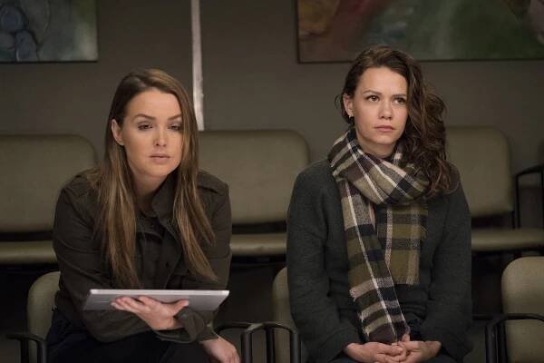Chirurgové - Osobní Ježíš - Z filmu - Camilla Luddington, Bethany Joy Lenz