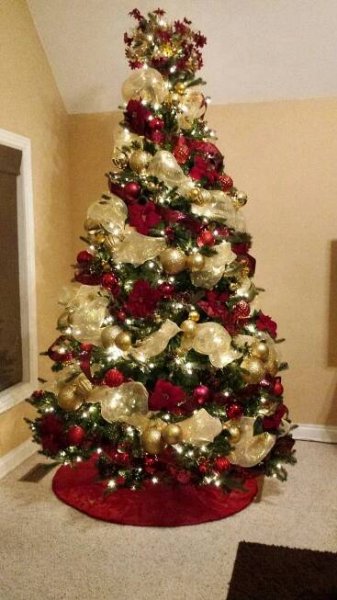 Pin by Debbie on DIY decorating | Elegant christmas trees, Christmas tree decorating themes, Creative christmas trees