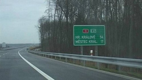 Nový úsek dálnice D11 spojil Prahu a Hradec Králové