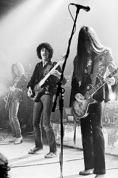 Soubor:Phil-Lynott Thin Lizzy.jpg – Wikipedie