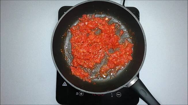 Dušená rajčata na pánvi recept