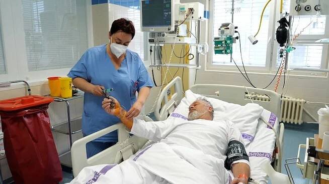 Jak poznat infarkt? Nepodceňte bolest v hrudi