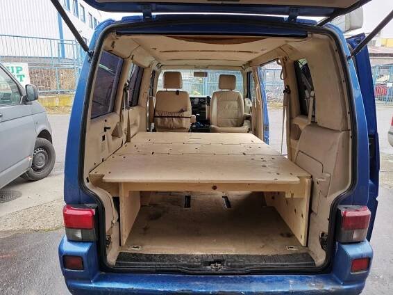 Obytná vestavba prototyp pro dodávky T4, T5,T6, Renault Trafic a další ...